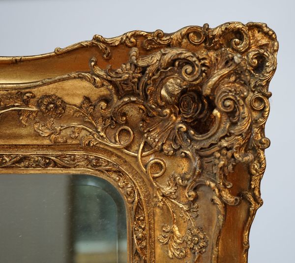 A LARGE 20TH CENTURY GILT FRAMED MIRROR