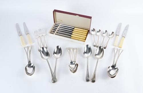 A VICTORIAN SILVER PLATED PART CANTEEN OF BEAD EDGED OLD ENGLISH PATTERN TABLE FLATWARE