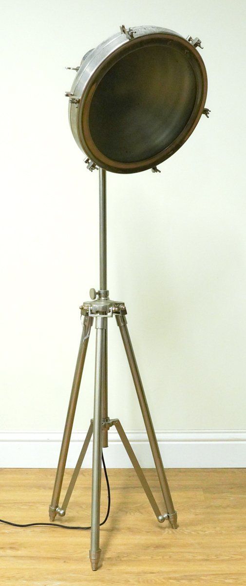 A CHROME-PLATED SPOT LIGHT