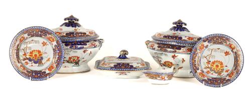 A TURNER'S PATENT IRONSTONE JAPAN PATTERN PART DINNER SERVICE (85)
