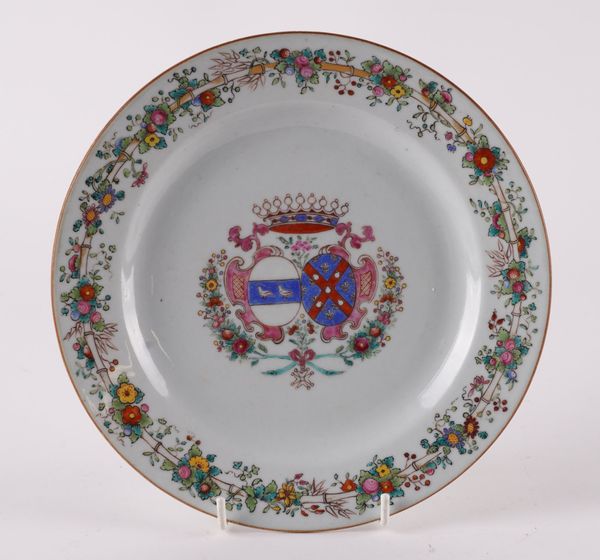 A CHINESE FAMILLE- ROSE ARMORIAL PLATE