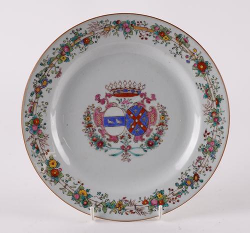 A CHINESE FAMILLE- ROSE ARMORIAL PLATE