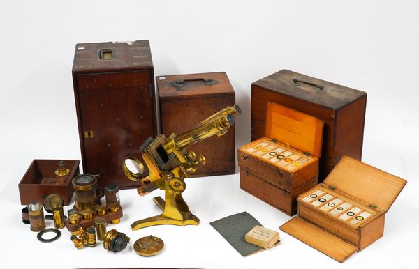 ANDREW ROSS: A VICTORIAN BRASS COMPOUND BINOCULAR MICROSCOPE