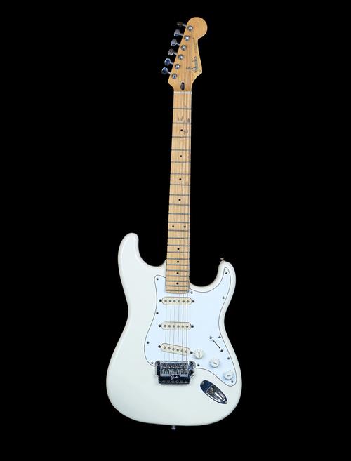 A FENDER STRATOCASTER GUITAR