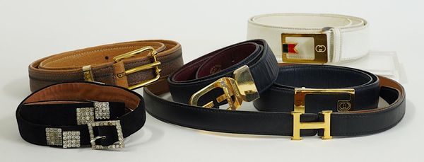 A GROUP OF DESIGNER BELTS (6)