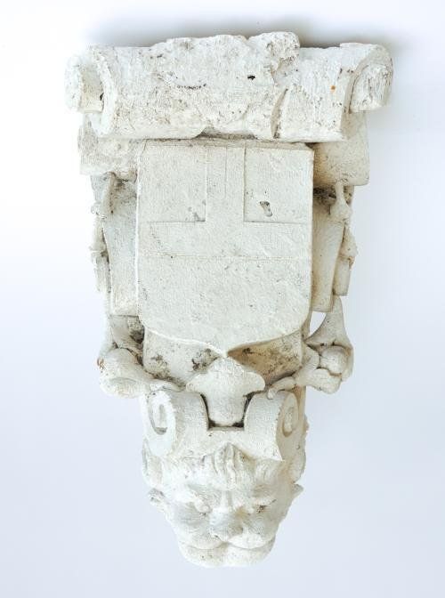 A COMPOSITE PLASTER CORBEL