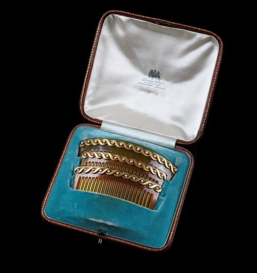 A SET OF THREE FRENCH GOLD AND SEED PEARL MOUNTED BLOND TORTOISESHELL HAIRCOMBS (3)