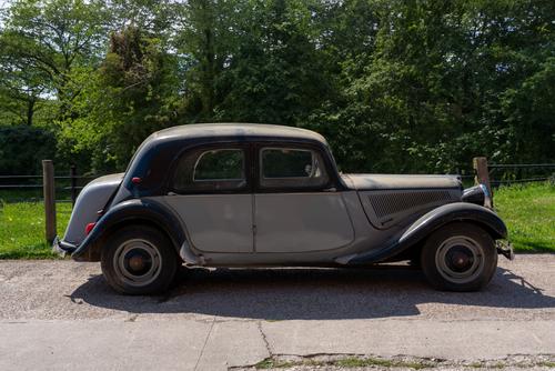 A 1953 CITROËN TRACTION AVANT