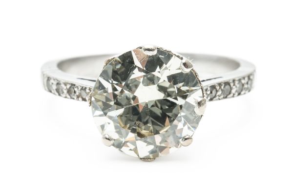 A SINGLE STONE DIAMOND RING