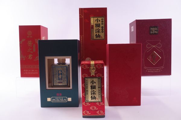 ELEVEN BOXED BOTTLES BAIJIU AND ONE BOTTLE (2 BOXES)