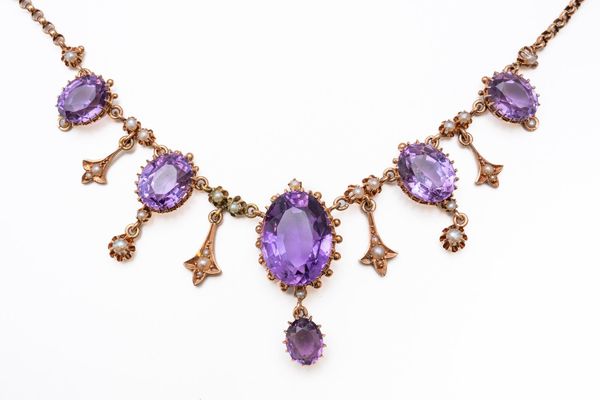 AN AMETHYST AND PEARL FRINGE NECKLACE (2)