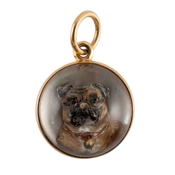 A PUG REVERSE PAINTED INTAGLIO PENDANT