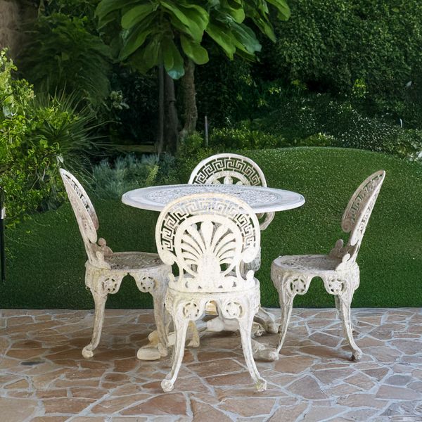 A WHITE PAINTED FOLIATE CAST CIRCULAR ALUMINIUM GARDEN TABLE (5)