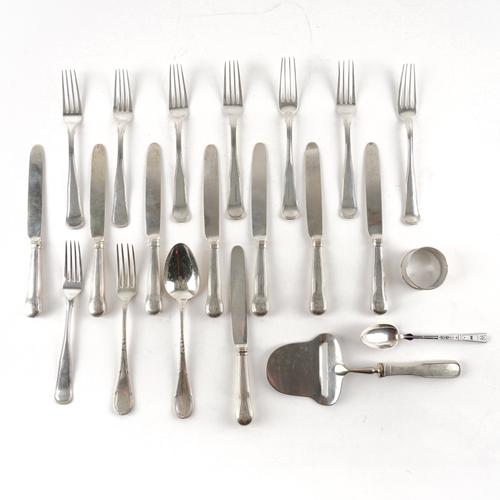 A GROUP OF FOREIGN AND PLATED WARES (21)