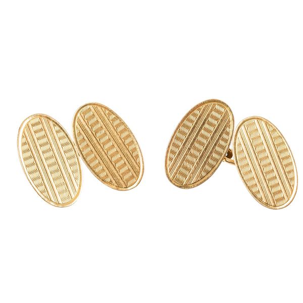 A PAIR OF 18CT GOLD CUFFLINKS
