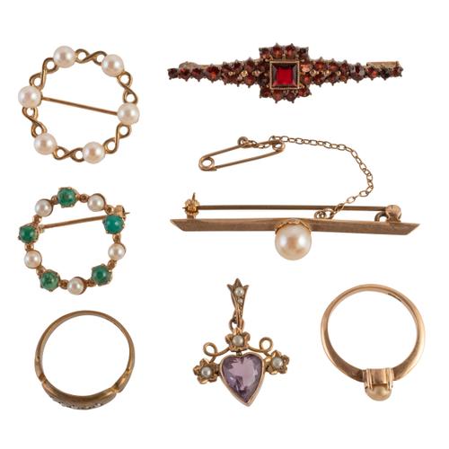A COLLECTION OF JEWELLERY ITEMS (7)