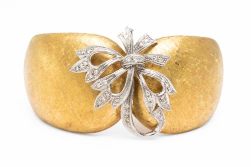 AN ITALIAN GOLD AND DIAMOND BANGLE (2)