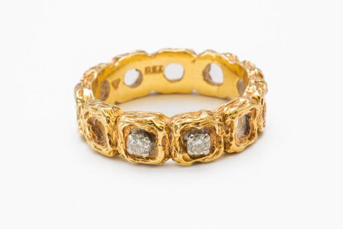 A DIAMOND SET BAND RING (2)