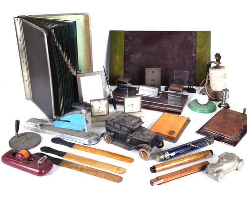 A GROUP OF MID 20TH CENTURY DESK ITEMS