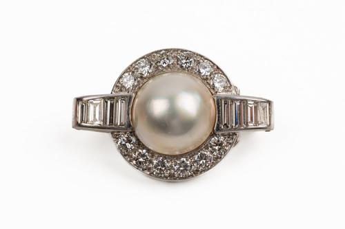 A PEARL AND DIAMOND BROOCH