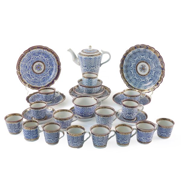 A LARGE SELECTION OF WORCESTER `ROYAL LILY' PATTERN PORCELAINS (29)