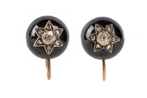 A PAIR OF CARBUNCLE GARNET AND DIAMOND EARRINGS (2)