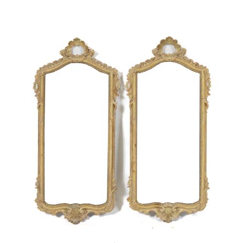 A PAIR OF 18TH CENTURY VENETIAN STYLE GILT FRAMED RECTANGULAR WALL MIRRORS (2)
