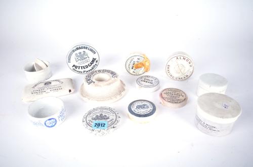 A GROUP OF LATE 19TH / EARLY 20TH CENTURY CERAMIC POTS AND LIDS