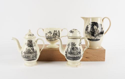 A WEDGWOOD CREAMWARE PEAR-SHAPED COFFEE POT AND A COVER (6)