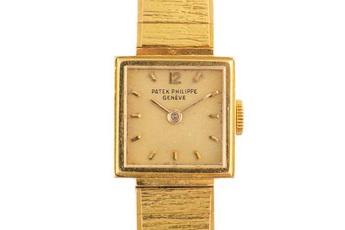 A PATEK PHILIPPE GENEVE GOLD LADY'S BRACELET WRISTWATCH (2)