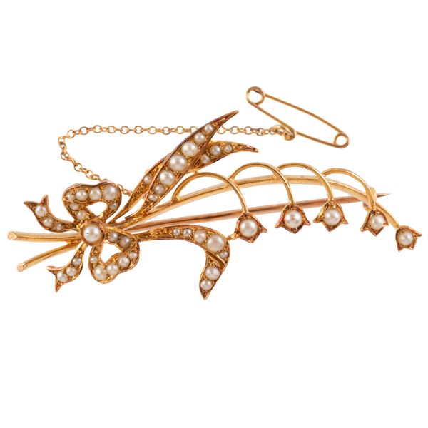 A SEED PEARL LILY OF THE VALLEY SPRAY BROOCH (2)