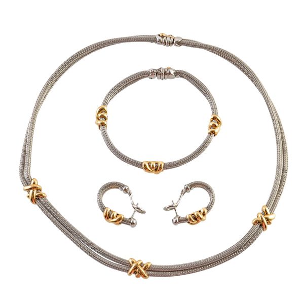 A SILVER AND GOLD JEWELLERY SUITE (5)