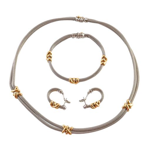 A SILVER AND GOLD JEWELLERY SUITE (5)