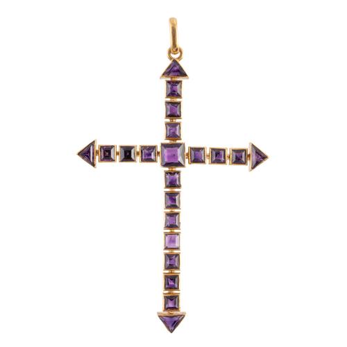 AN AMETHYST CROSS PENDANT