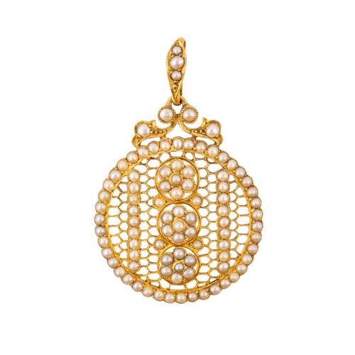 A SEED PEARL PENDANT