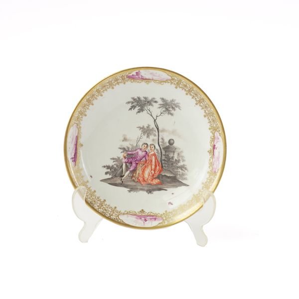 A MEISSEN SHALLOW DISH OR STAND