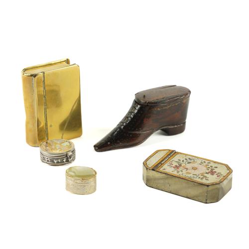 A TREEN PIQUE INLAID SHOE SNUFF TOGETHER WITH A TOLE PEINTE SNUFF BOX AND OTHERS  (5)