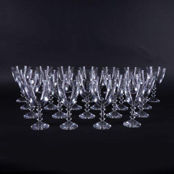 A GROUP OF TWENTY TWO BACCARAT 'VEGA' PATTERN WINE GLASSES (22)