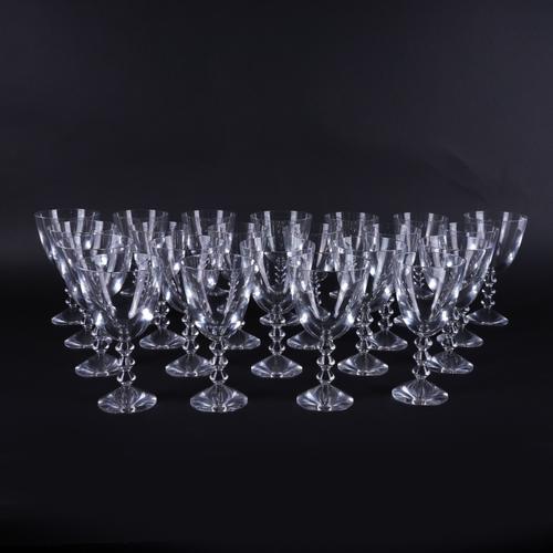 A GROUP OF TWENTY TWO BACCARAT 'VEGA' PATTERN WINE GLASSES (22)