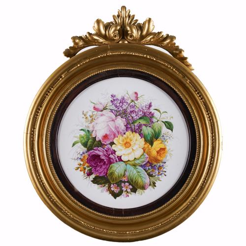 *** CLIENT TO COLLECT *** A FRENCH PAINTED PORCELAIN ROUNDEL OR WALL MOUNTED PLAQUE