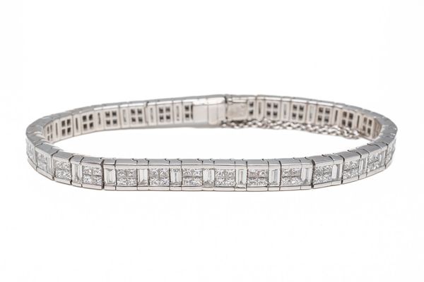 A DIAMOND LINE BRACELET (2)