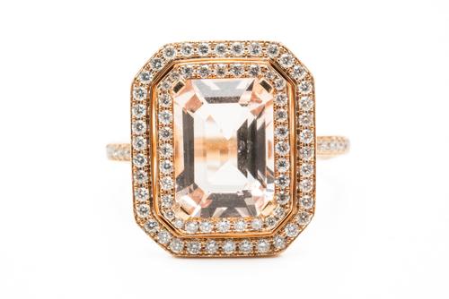 A MORGANITE AND DIAMOND RING