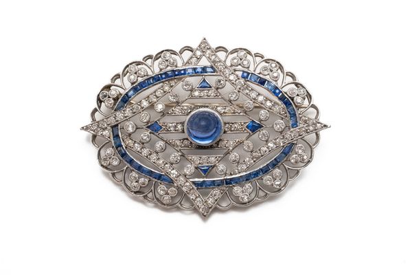 A SAPPHIRE AND DIAMOND OVAL BROOCH