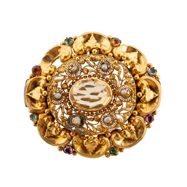 A LATE GEORGIAN, EARLY VICTORIAN CANNETILLE BROOCH