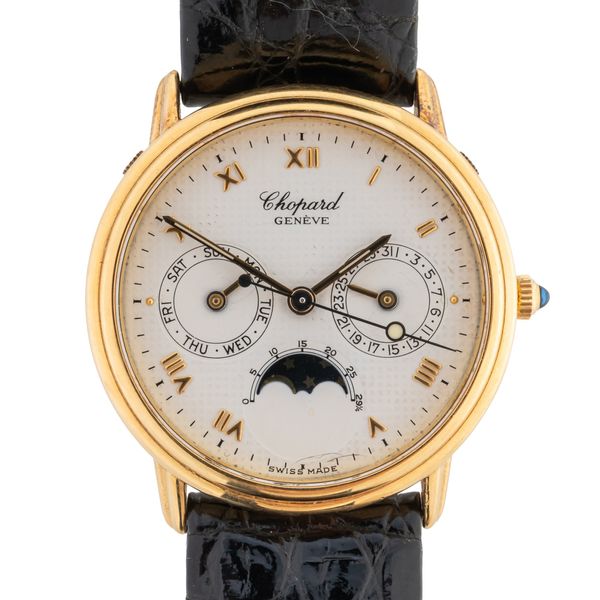 A 32MM CHOPARD LVNA D'ORO CALENDAR MOONPHASE QUARTZ WRISTWATCH
