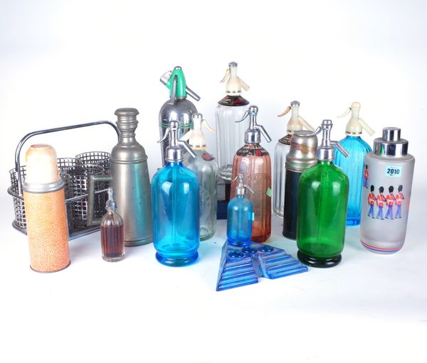A GROUP OF 20TH CENTURY SODA SYPHONS AND FLASKS