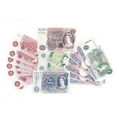 A COLLECTION OF BRITISH BANK NOTES (18)