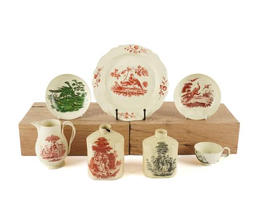 A GROUP OF PRINTED CREAMWARES (7)