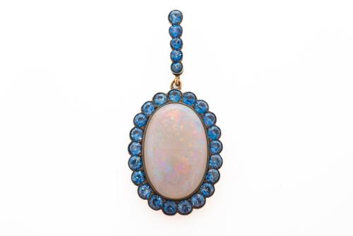 A OPAL AND SAPPHIRE OVAL PENDANT