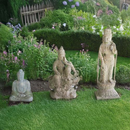 WITHDRAWN A STONE FIGURE OF QUANYIN (3)